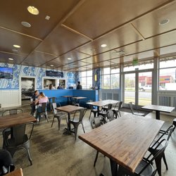 Homewood Bagel Company - Inside view