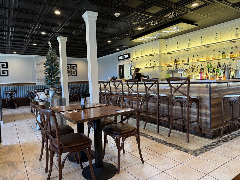 Mazi Greek Kitchen Bar Logo