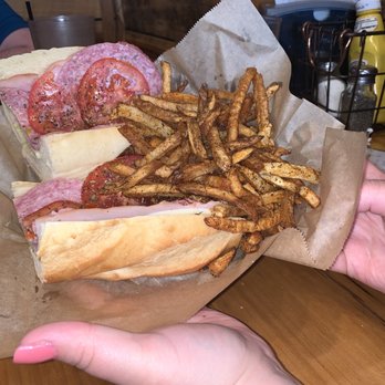 Swezey's Pub - Pubs Near Me - Pleasant View, Tennessee