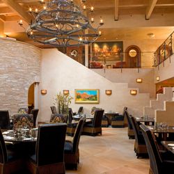 De La Tierra Restaurant - Dining Room