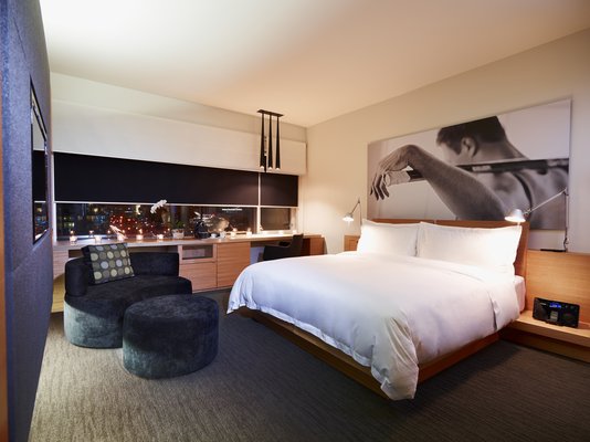 Le Germain Hotel Toronto Maple Leaf Square by null