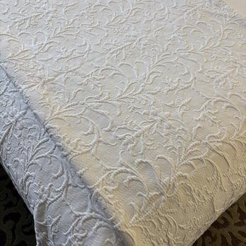 The Blennerhassett - Beautiful bedspread! - Hotels Near Me - Parkersburg, West Virginia The Blennerhassett - Beautiful bedspread! - Hotels Near Me - Parkersburg, West Virginia