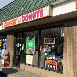 Dunkin' - Front entrance at the plaza