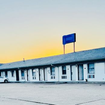 RELAX INN - Updated January 2025 - 2407 S Service Rd, West Memphis 