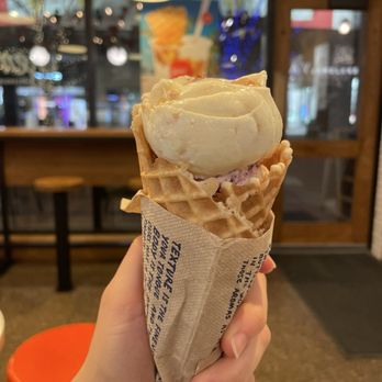Jeni's Splendid Ice Creams - Ice Cream & Frozen Yogurt Near Me - Columbus, Ohio Jeni's Splendid Ice Creams - Ice Cream & Frozen Yogurt Near Me - Columbus, Ohio
