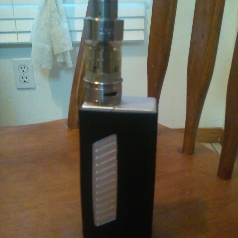 My silver sigelei digital 50 watt mod with the new aspire atlantis 2 tank. Its the bomb!!!!!!! My silver sigelei digital 50 watt mod with the new aspire atlantis 2 tank. Its the bomb!!!!!!!