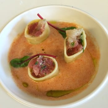 Les Coudes Sur la Table - Mezi thon rouge saint Jacques herbes fraîches citron vert - Wine Bars Near Me - Embourg, WLG Les Coudes Sur la Table - Mezi thon rouge saint Jacques herbes fraîches citron vert - Wine Bars Near Me - Embourg, WLG