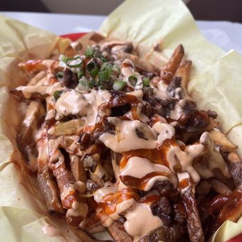 Bumblebees BBQ and Grill - K-pop fries with beeeeeffff - New American Near Me - Midvale, Utah Bumblebees BBQ and Grill - K-pop fries with beeeeeffff - New American Near Me - Midvale, Utah