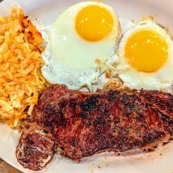 Cracker Barrel Old Country Store - September 8th 2024, Medium Rare Steak, Sunny Side Up Eggs, and Hash Brown Casserole