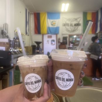Coffee Del Mundo - Small "cafe da" (left) and 50/50 with oat milk (right) - Coffee Roasteries Near Me - Los Angeles, California Coffee Del Mundo - Small "cafe da" (left) and 50/50 with oat milk (right) - Coffee Roasteries Near Me - Los Angeles, California