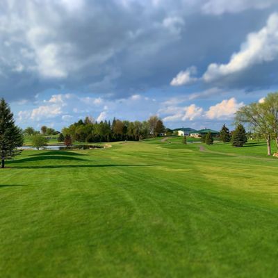 ALBION RIDGES GOLF COURSE Updated August 2025 13 Photos 7771 20th