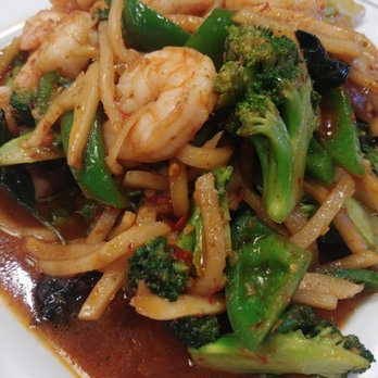 Kin.D96 - Spicy bamboo with shrimp.... Broccoli added. - Sushi Bars Near Me - Warner Robins, Georgia