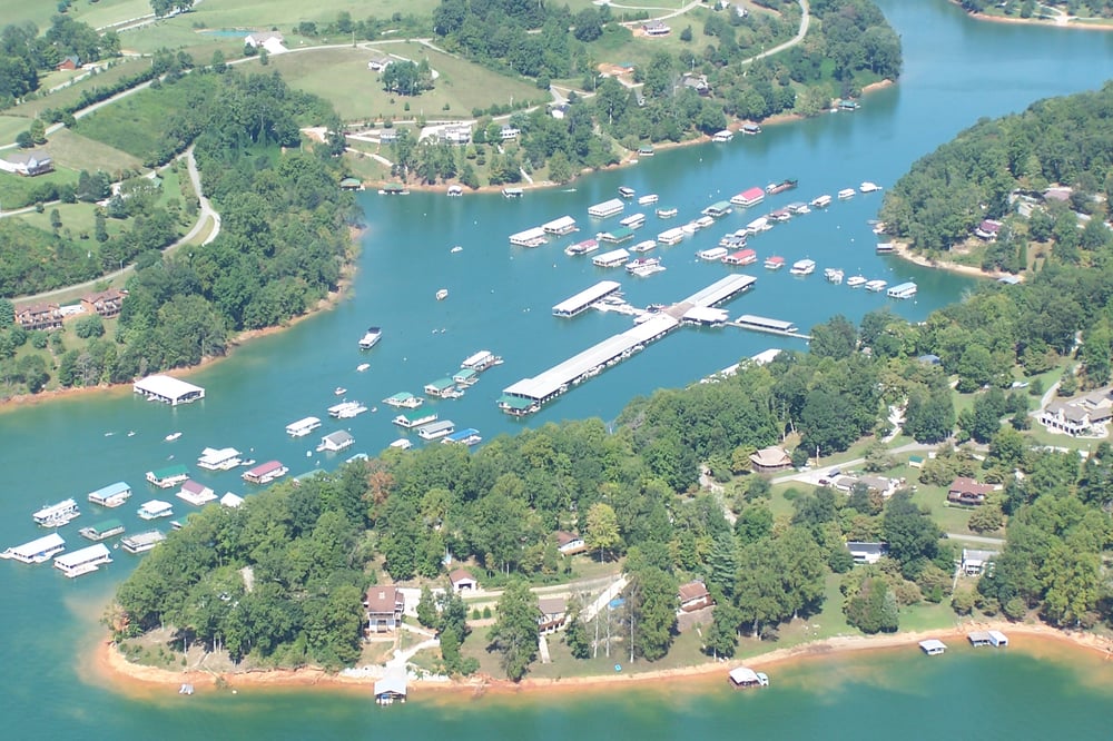 SPRINGS DOCK RESORT Updated August 2024 1652 Alder Springs Rd, La