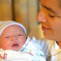 Eva Goodfriend-Reaño, CNM - Eva with a new Baby