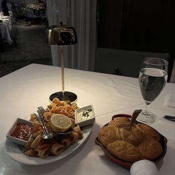 Steak 48 - Rhode Island Calamari & Shrimp and complimentary bread - Steakhouses Near Me - Beverly Hills, California