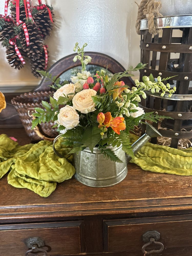 THE BLOOMIN COTTAGE Updated August 2024 10 Photos 1109 North