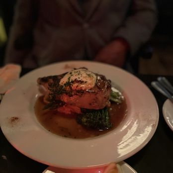 Bistro 1640 - Pork chop - French Near Me - Quebec City, Quebec Bistro 1640 - Pork chop - French Near Me - Quebec City, Quebec