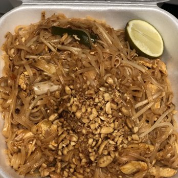 Noodle Express - Chicken pad thai - Thai Near Me - Fresno, California Noodle Express - Chicken pad thai - Thai Near Me - Fresno, California