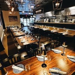 Paolo’s Caribbean Fusion - Paolo's interior dining