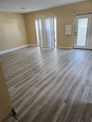 Devin Griss construction Logo