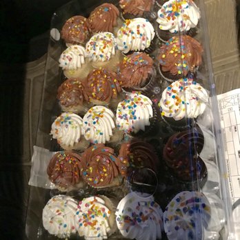 Tom Thumb - a tray of cupcakes with frosting and sprinkles - Grocery Near Me - Dallas, Texas Tom Thumb - a tray of cupcakes with frosting and sprinkles - Grocery Near Me - Dallas, Texas