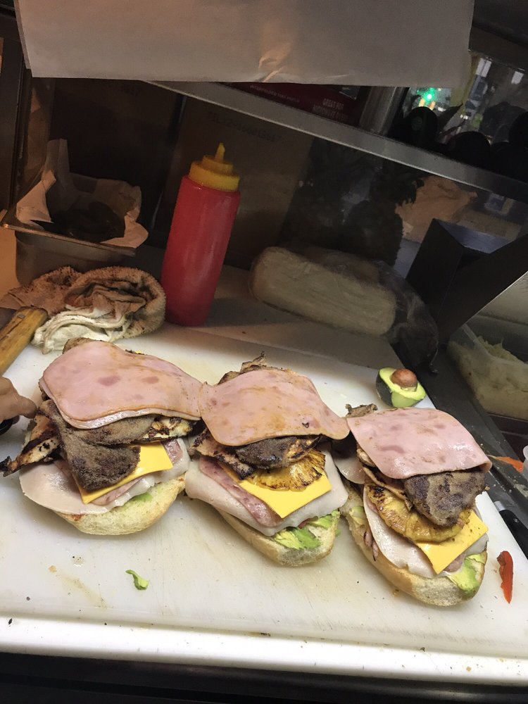 Tortas Gigantes El Monje Loco, Los Angeles Roadtrippers