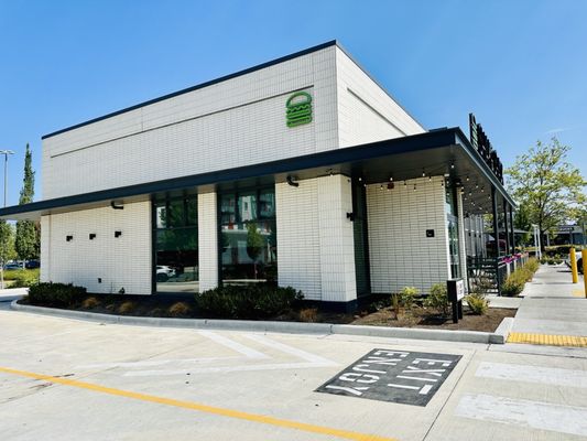 Shake Shack Alderwood by null