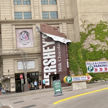 Hershey's Chocolate World Niagara Falls - 06.11.23 visitors enter through the 4-story high HERSHEY'S Bar - Candy Stores Near Me - Niagara Falls, Ontario Hershey's Chocolate World Niagara Falls - 06.11.23 visitors enter through the 4-story high HERSHEY'S Bar - Candy Stores Near Me - Niagara Falls, Ontario