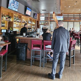 Sullivan's Steakhouse - Bar area - Steakhouses Near Me - Naperville, Illinois