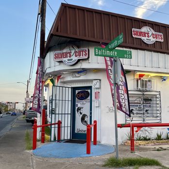 Silver’s Cuts - Front entry - Waxing Near Me - Laredo, Texas Silver’s Cuts - Front entry - Waxing Near Me - Laredo, Texas