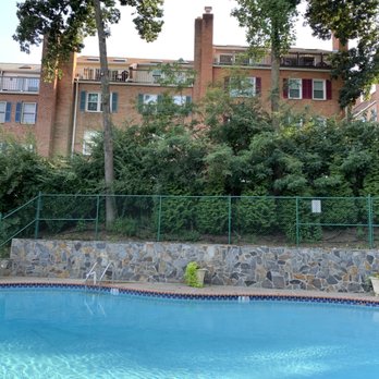 Park Glen Condominium - The pool!! - Homeowner Association Near Me - Arlington, Virginia