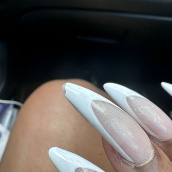 Sindy's Nails and Spa 2 - Chipped paint after 3 days - Hair Salons Near Me - Fredericksburg, Virginia Sindy's Nails and Spa 2 - Chipped paint after 3 days - Hair Salons Near Me - Fredericksburg, Virginia