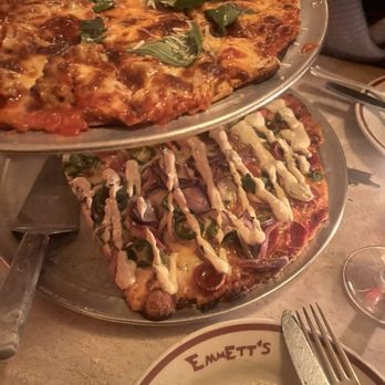 Emmett's On Grove - Pizza Near Me - New York, New York