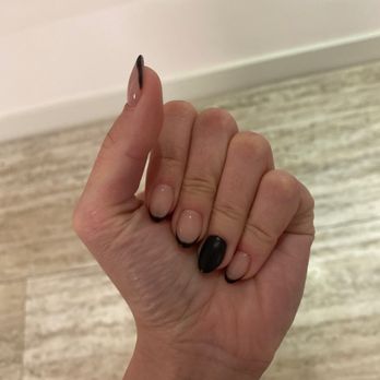 Cabellos Salon - Black French tip - Hair Salons Near Me - Miami, Florida