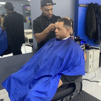 Positive Image Barbershop - Master barber Rick, keeping my fade tight and positive image - Barbers Near Me - Chamblee, Georgia