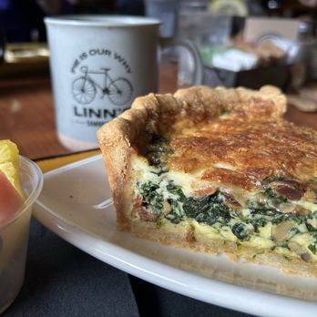 Linn's Restaurant - American Near Me - Cambria, California