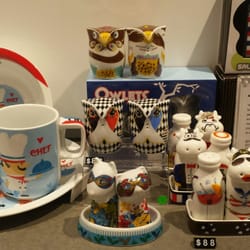 香港．設計廊 - Salt and pepper shakers have never been cuter...