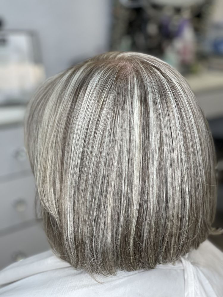 Hair by Gloria Arango Logo