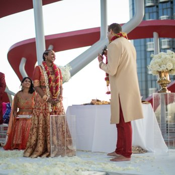 Galas By Gerry Event - Procedures barefoot at sunset. - Wedding Planning Near Me