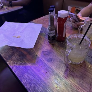 Valle Luna - No chips - margaritas arrived - no waters or silverware and my daughter is still waiting on her chocolate milk. - Mexican Near Me - Chandler, Arizona Valle Luna - No chips - margaritas arrived - no waters or silverware and my daughter is still waiting on her chocolate milk. - Mexican Near Me - Chandler, Arizona
