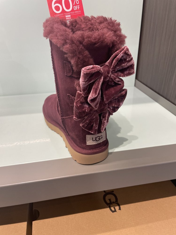 UGG OUTLET Updated March 2025 27 Photos & 10 Reviews 1 Premium Blvd, Tinton Falls, New