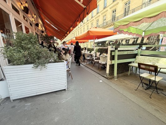 ENZA FAMIGLIA - ST.HONORÉ by null