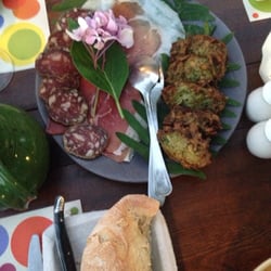 U Fragnu - Beignets de courgettes et charcuterie .... Divin !