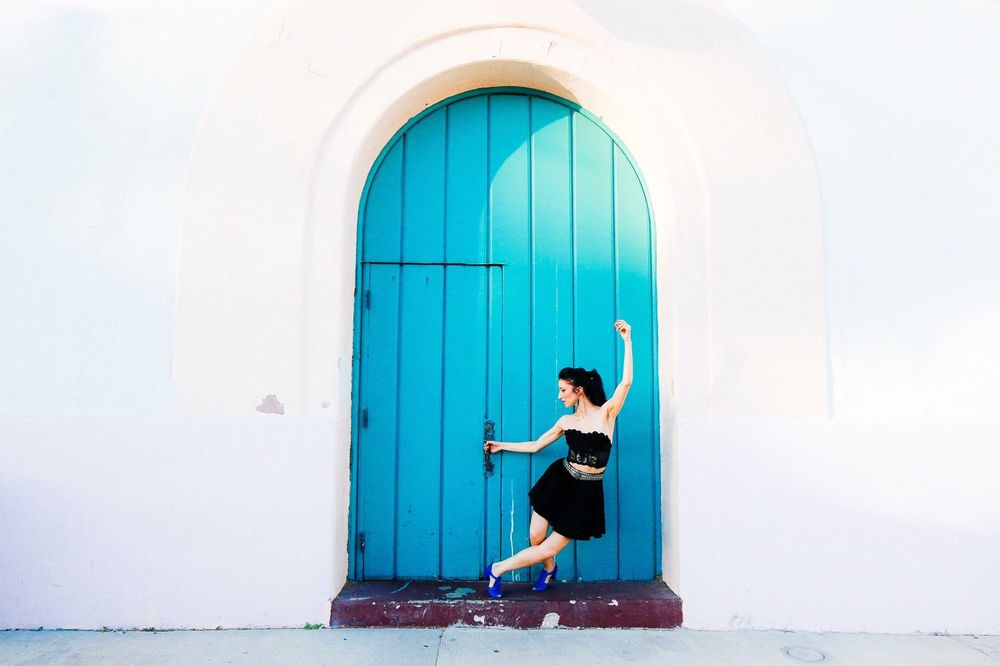 Country Swing Dance Classes W/ Sarah Logo