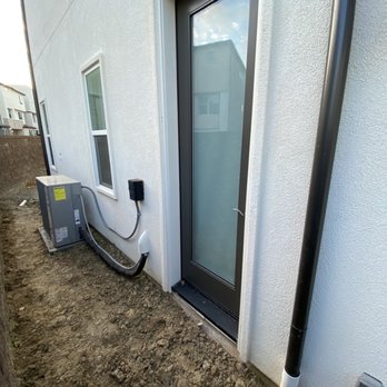 Airmaxx - Before - in a terrible location blocking the walkway to the backyard. - Heating & Air Conditioning/HVAC Near Me - El Cajon, California Airmaxx - Before - in a terrible location blocking the walkway to the backyard. - Heating & Air Conditioning/HVAC Near Me - El Cajon, California