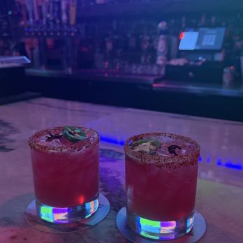 Twins Bar - Hibiscus Heat, 10/10 - Sports Bars Near Me - Clovis, California Twins Bar - Hibiscus Heat, 10/10 - Sports Bars Near Me - Clovis, California