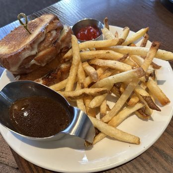Burtons Grill & Bar - New American Near Me - Gaithersburg, Maryland Burtons Grill & Bar - New American Near Me - Gaithersburg, Maryland