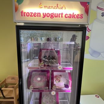 Menchie's Frozen Yogurt - Frozen Yogurt Cakes - Ice Cream & Frozen Yogurt Near Me - Rialto, California