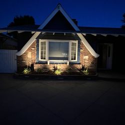 TPS Landscaping - Lights in our bay window and really shows off the house