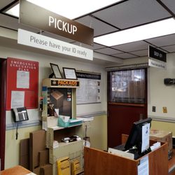 UPS Customer Center - UPS on a Monday afternoon...